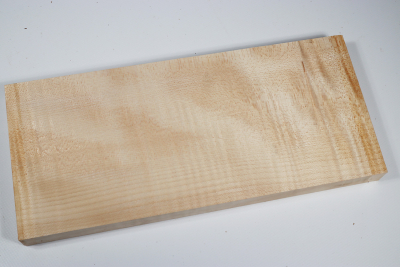 Board Curly Maple 305x135x25mm - RieAh0289