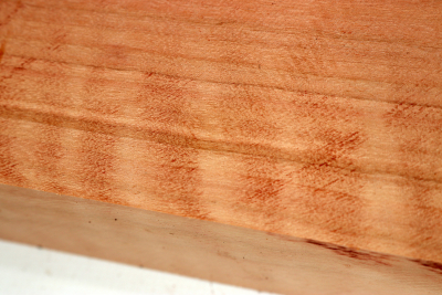 Square Eucalyptus, red 305x60x60mm - Euka0187