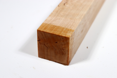 Square Karelian Masurbirch 350x33x33mm - KarMB2334