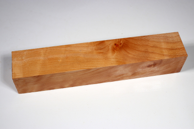 Square Qulited Maple 215x40x40mm - Ahorn0242