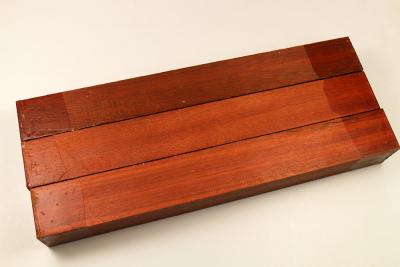 Square Bloodwood, Red Satiné 305x40x40 mm