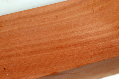 Square Eucalyptus, red 305x55x55mm - Euka0198